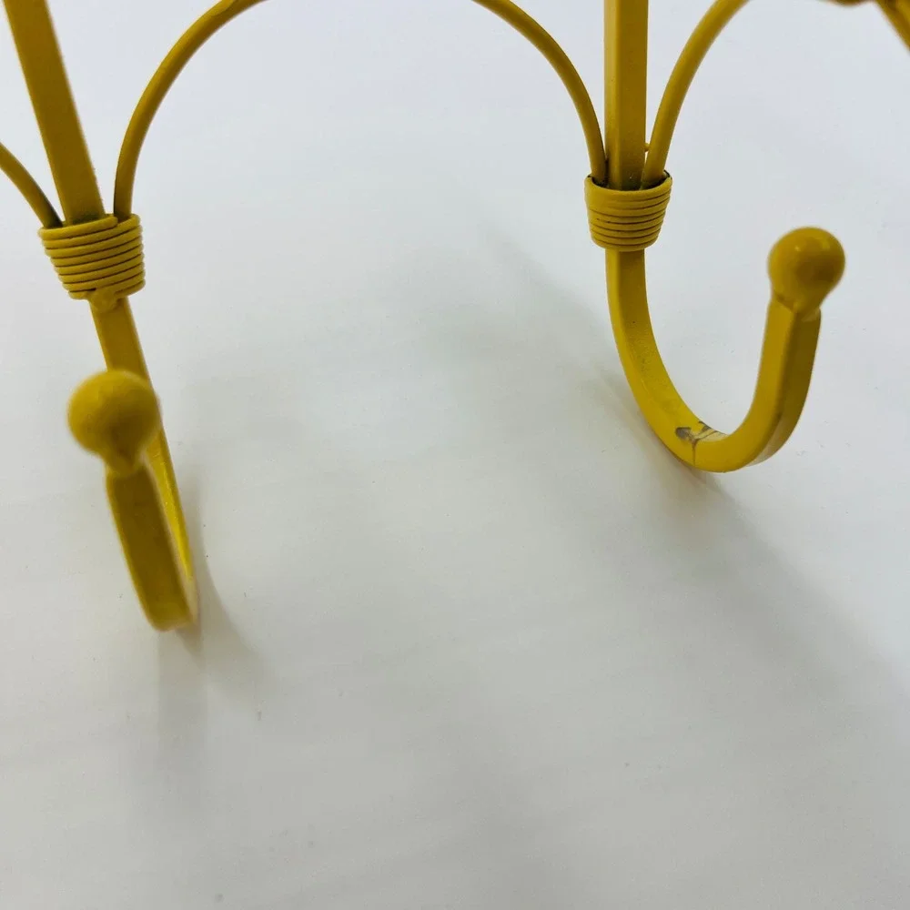 VTG Yellow Metal Leaf Scroll Wire Mesh Wall Shelf 5 Hooks Entryway Towel Rackl